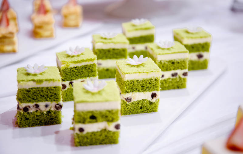 抹茶蛋糕方块甜点图片