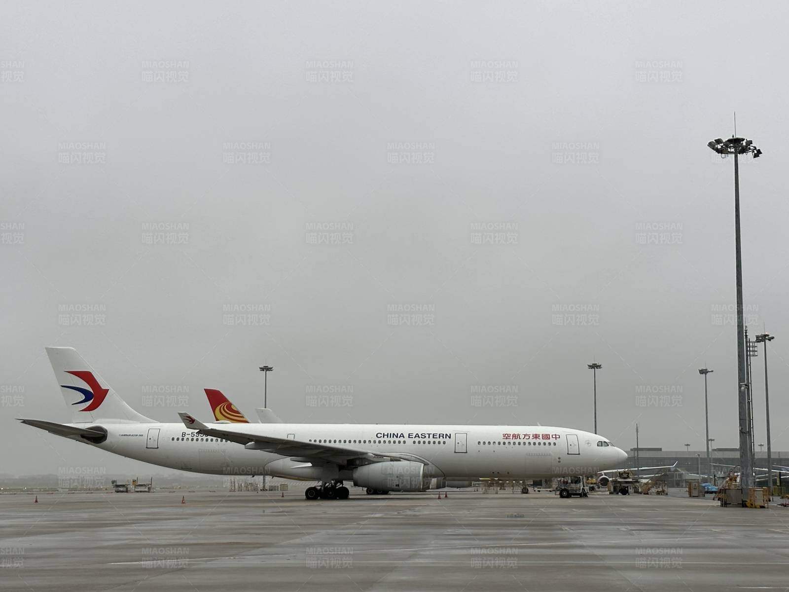 中国国航飞机在机场图片