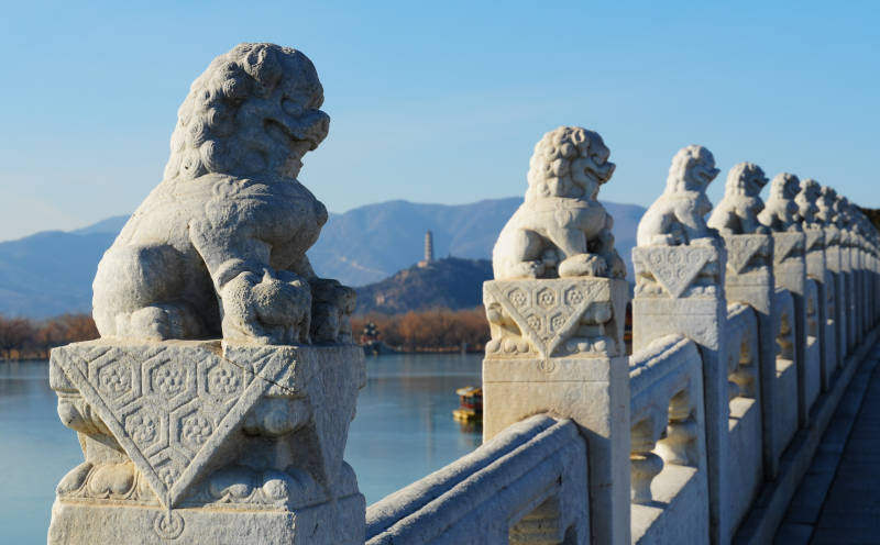 石狮桥栏 山水背景图片