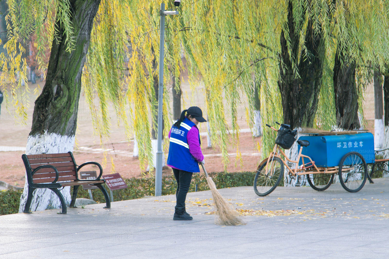 公园清洁工图片