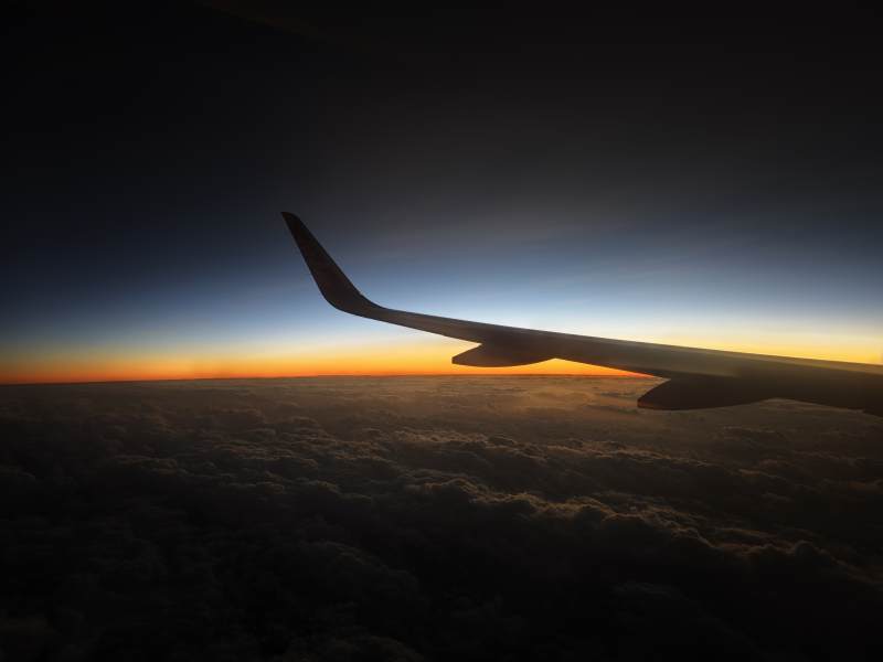 云端之上 日出初现图片