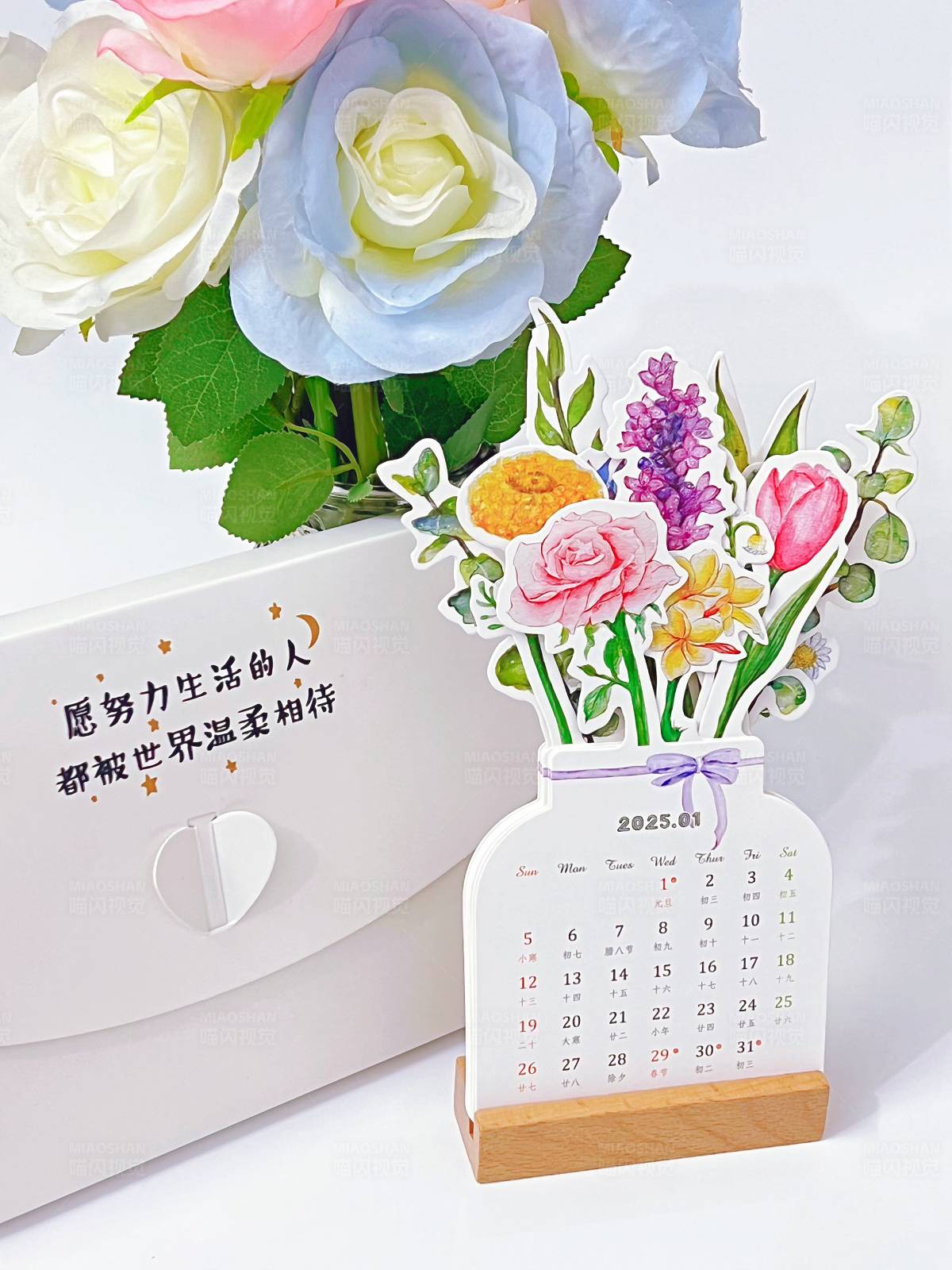 花瓶日历与玫瑰礼盒图片