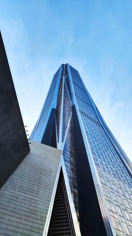 摩天大楼直插云霄图片