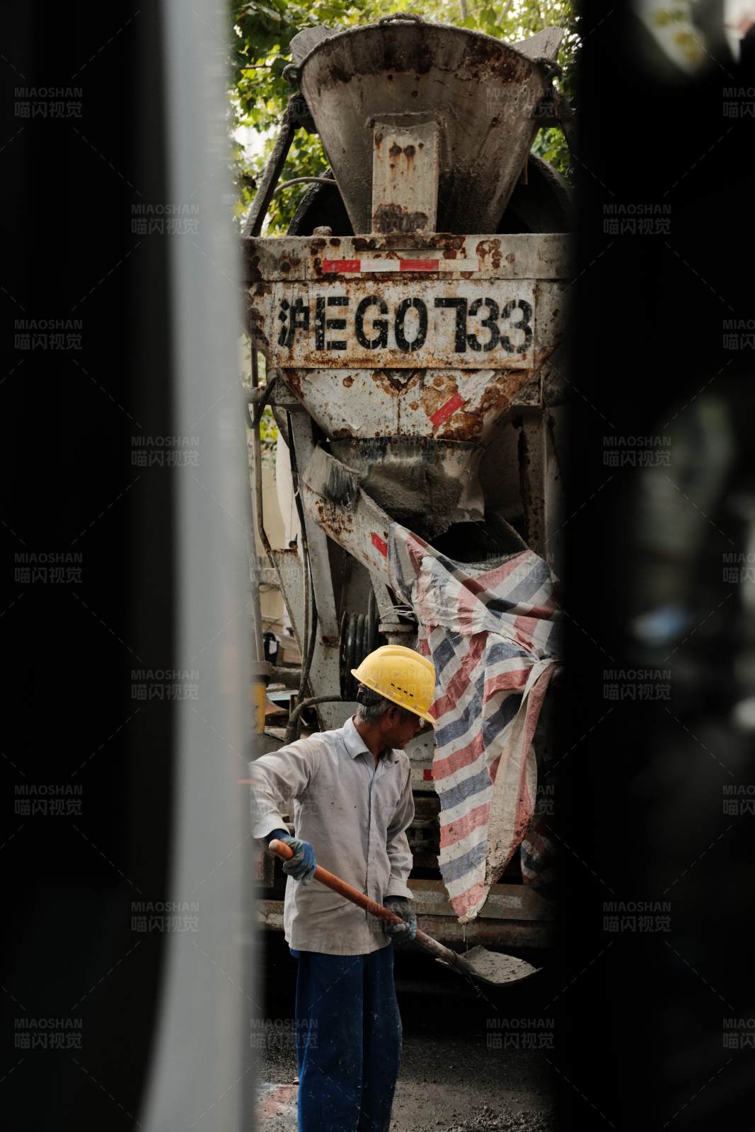 工地上的工人图片