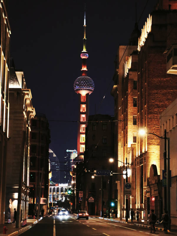 夜幕下的城市之光图片