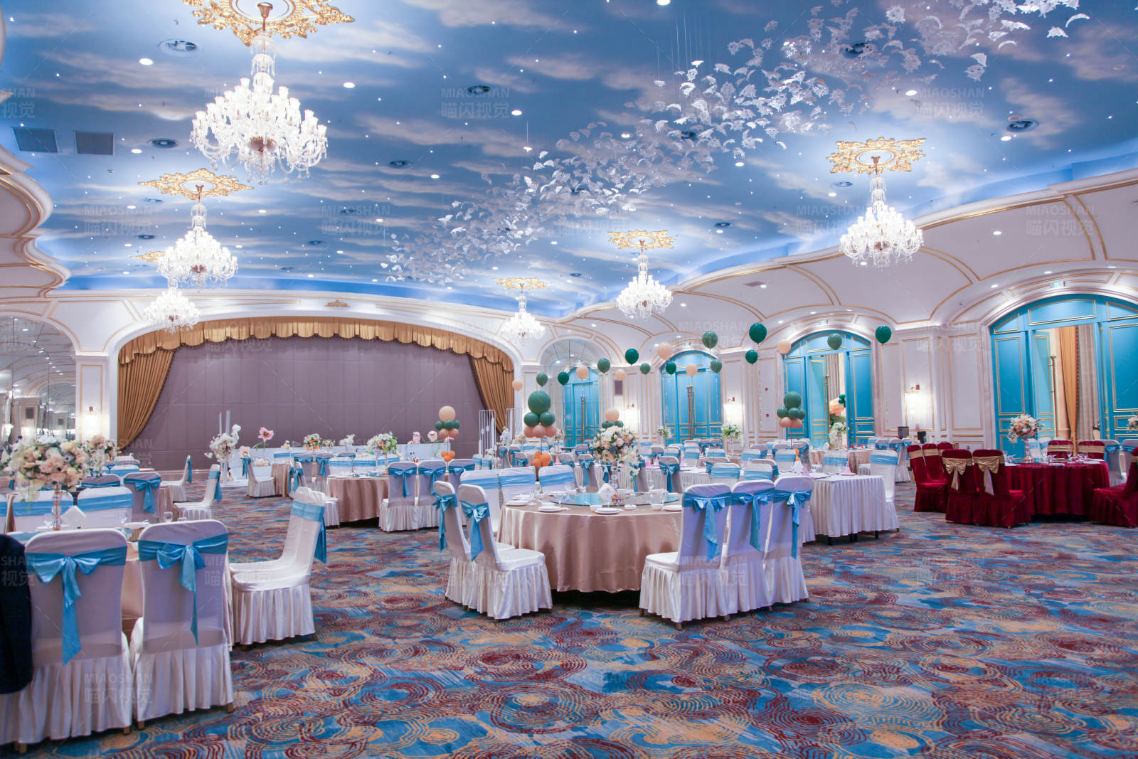 豪华宴会厅布置图片