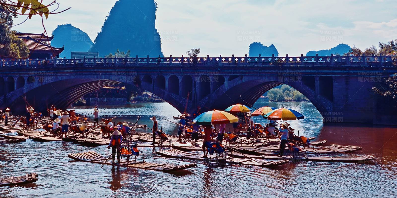 漓江竹筏游图片