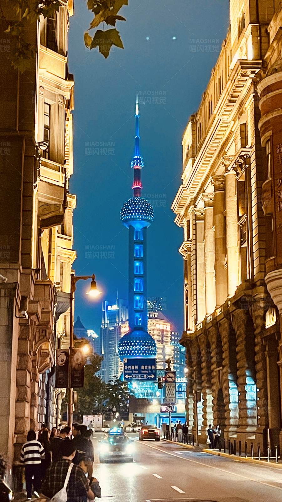 上海夜景与东方明珠图片
