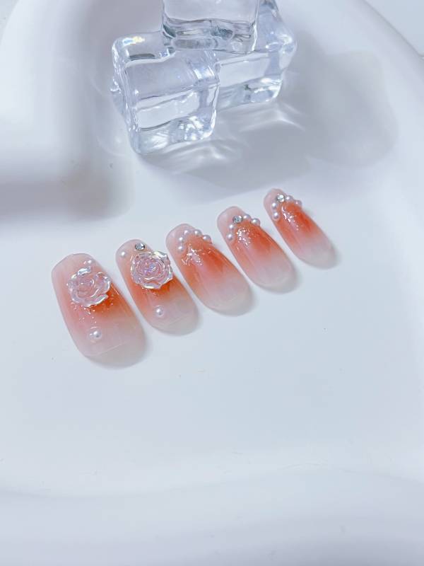冰晶玫瑰美甲展示图片