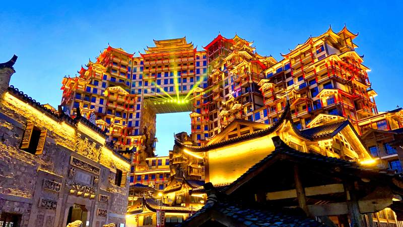 璀璨夜景中的72奇楼图片