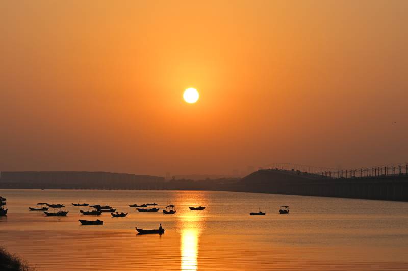 厦门杏林大桥海上日出图片
