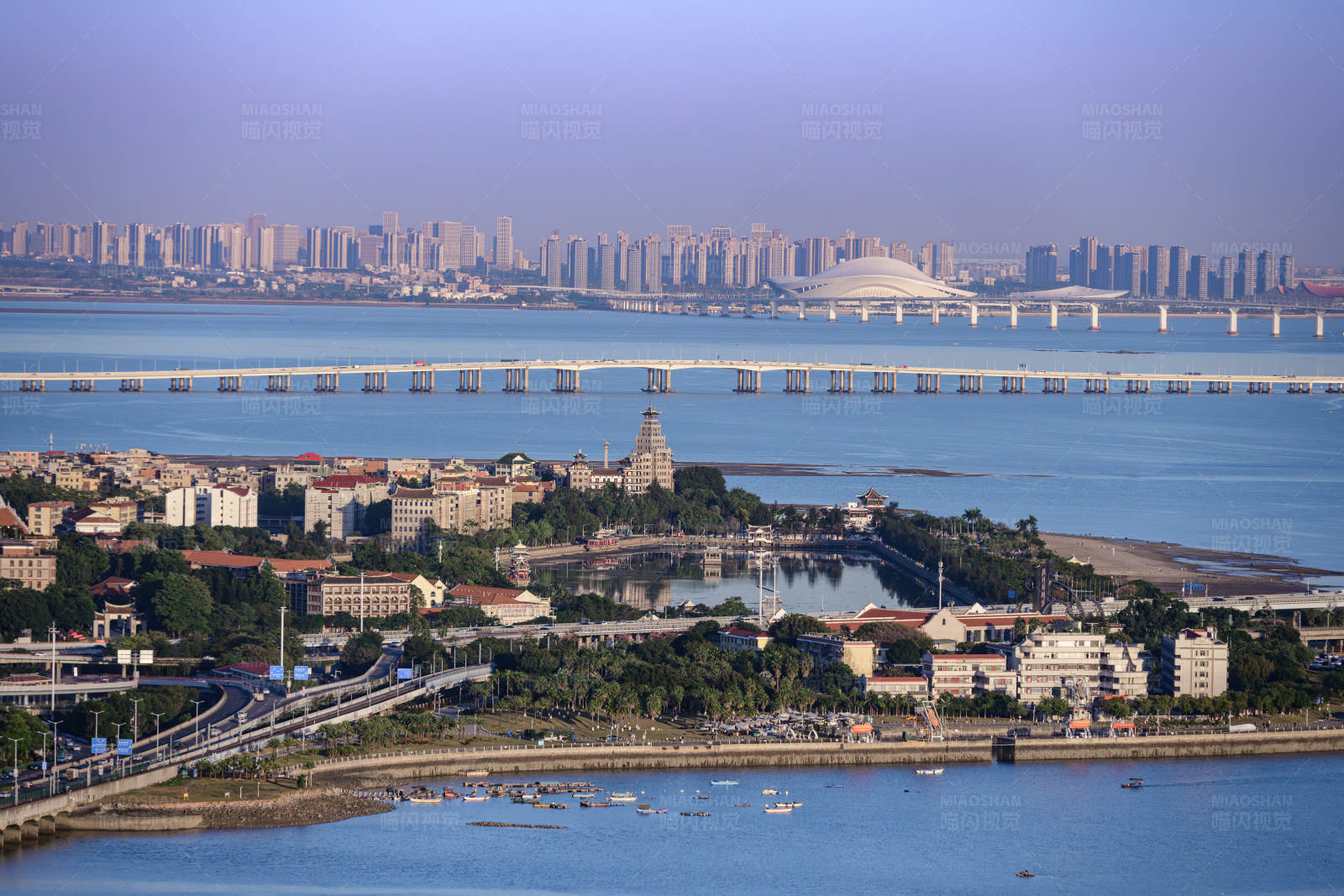 厦门白鹭体育馆海滨城市天际线图片