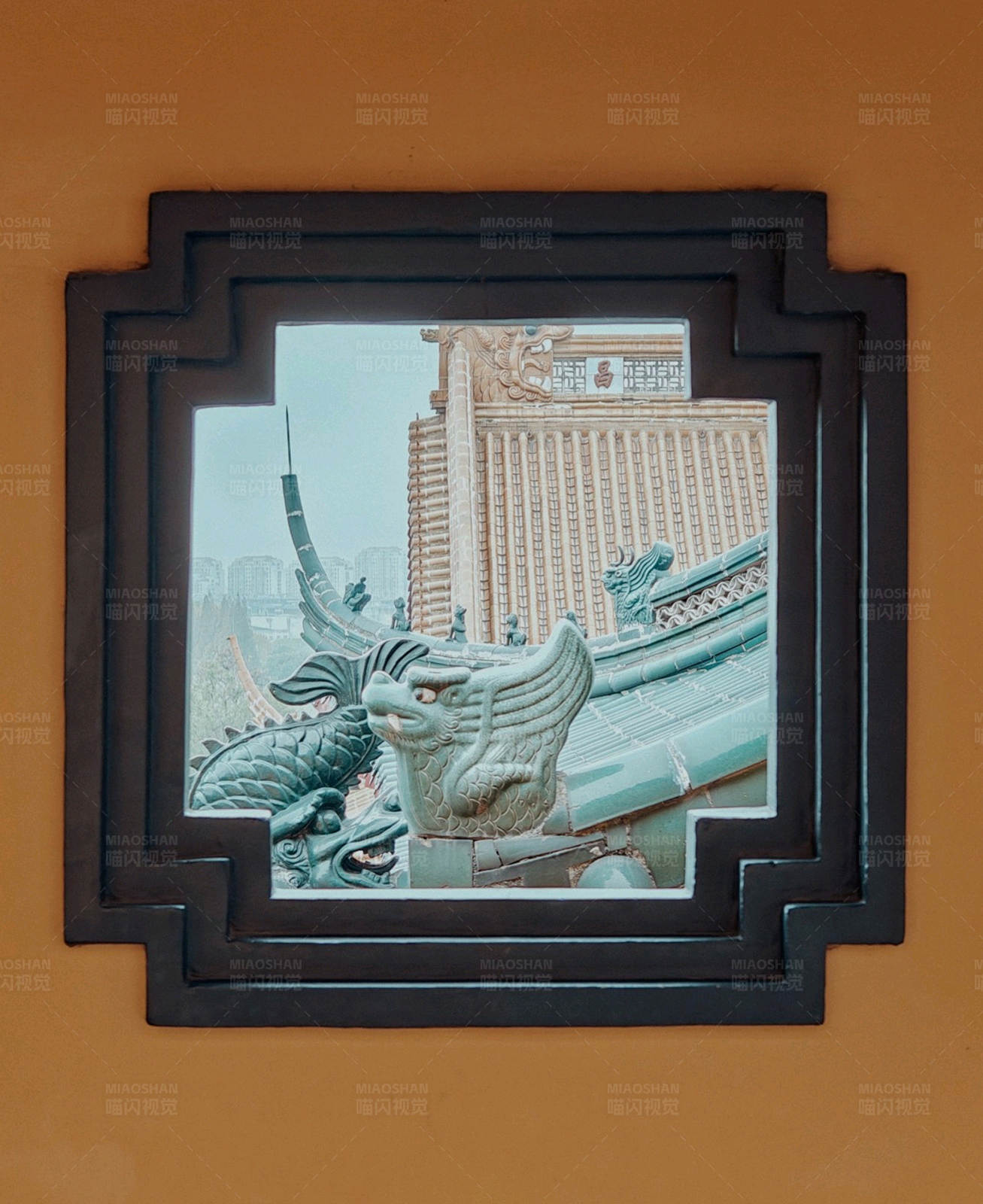 龙雕与高楼图片