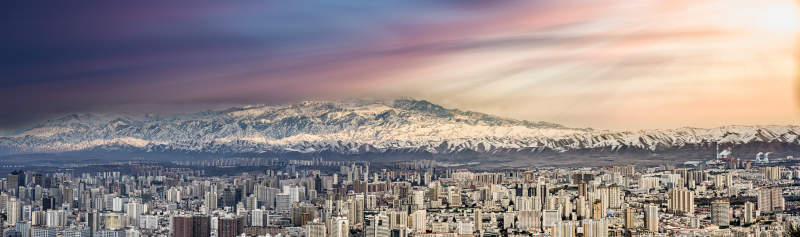 乌鲁木齐雪山全景图片