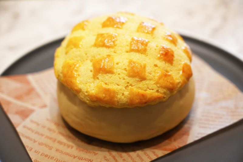 金黄棋盘面包图片