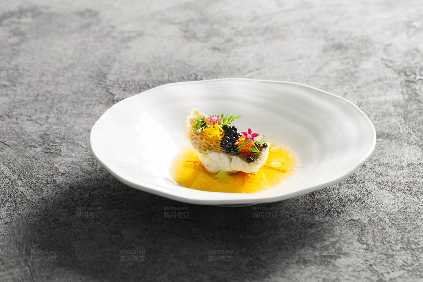 精致海鲜料理图片