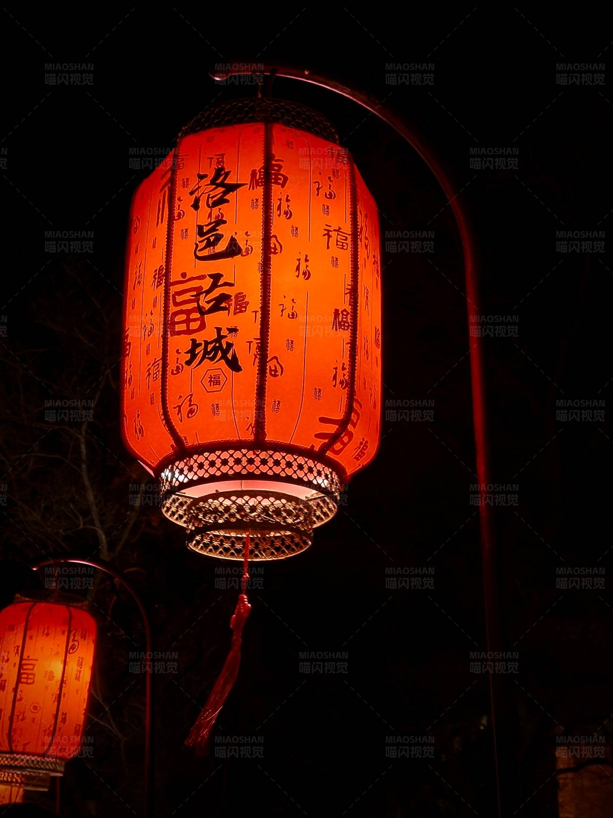 夜色中的红灯笼图片