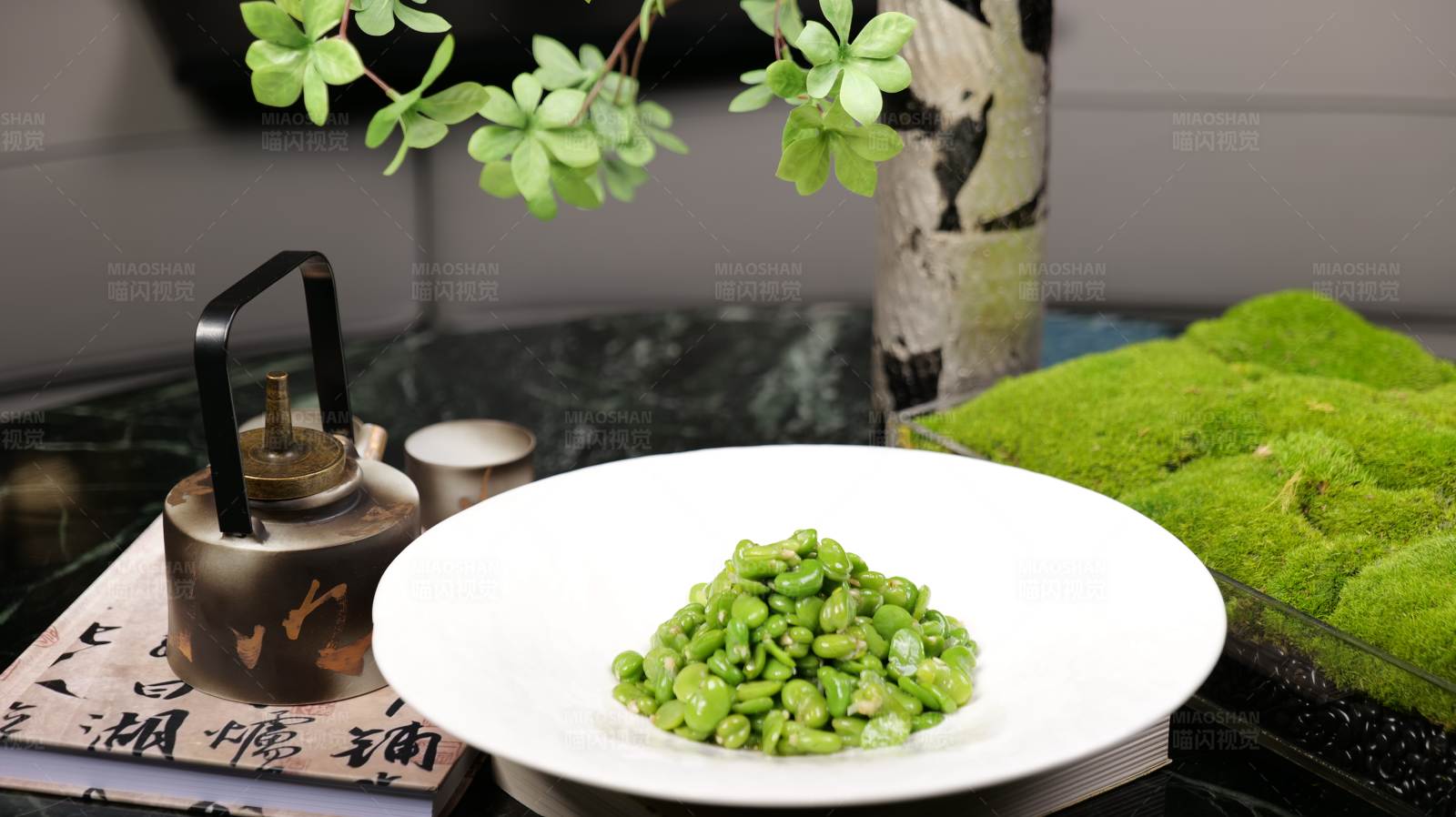 绿意盎然的餐桌风景图片