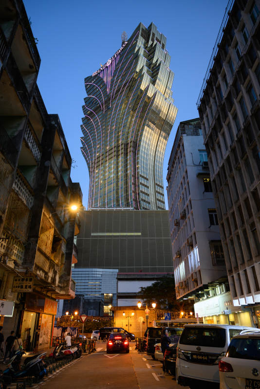 摩天大楼夜景图片