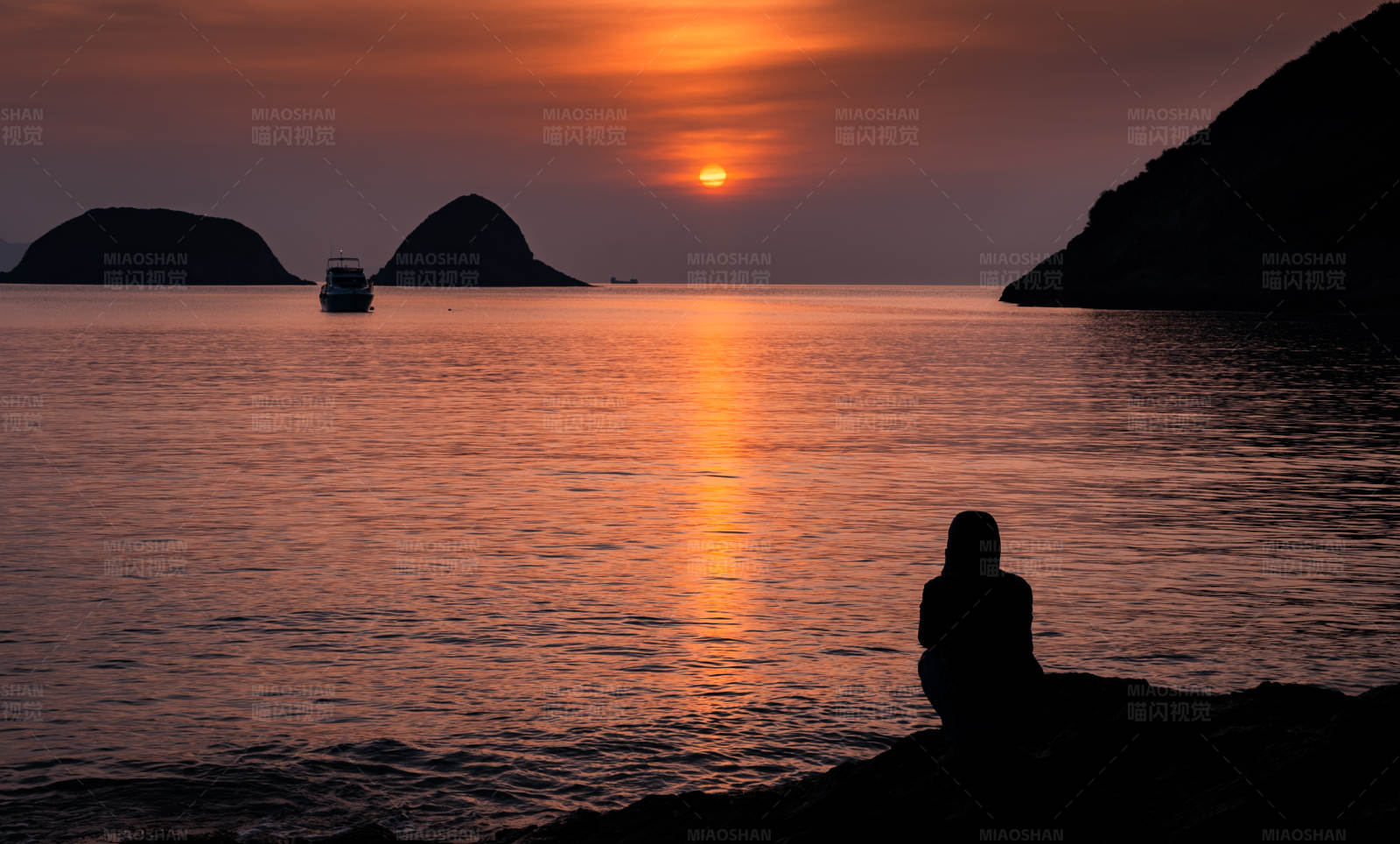 夕阳下的孤影图片