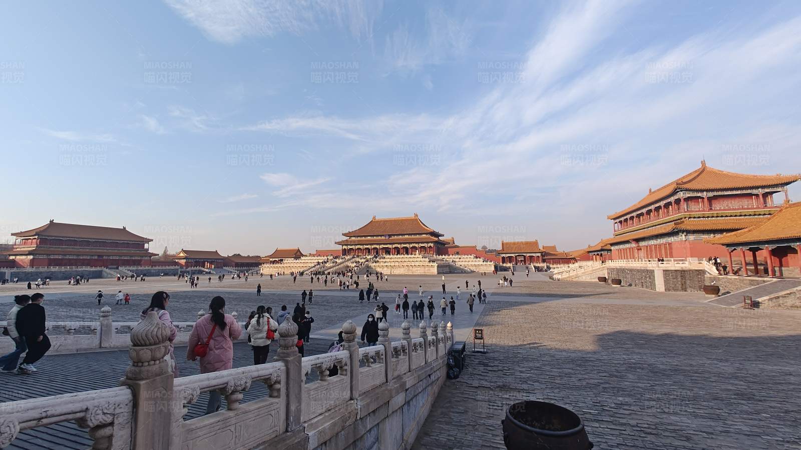 故宫广场游人如织图片