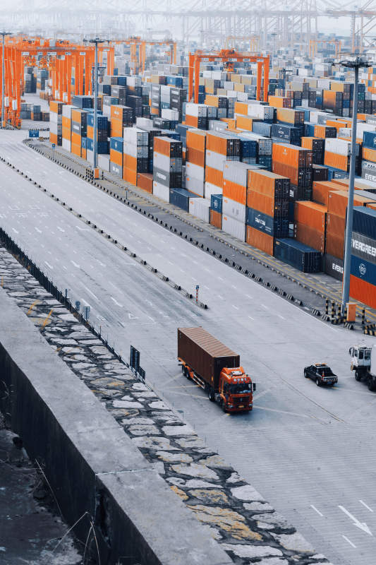 繁忙港口的集装箱运输 洋山港码头图片