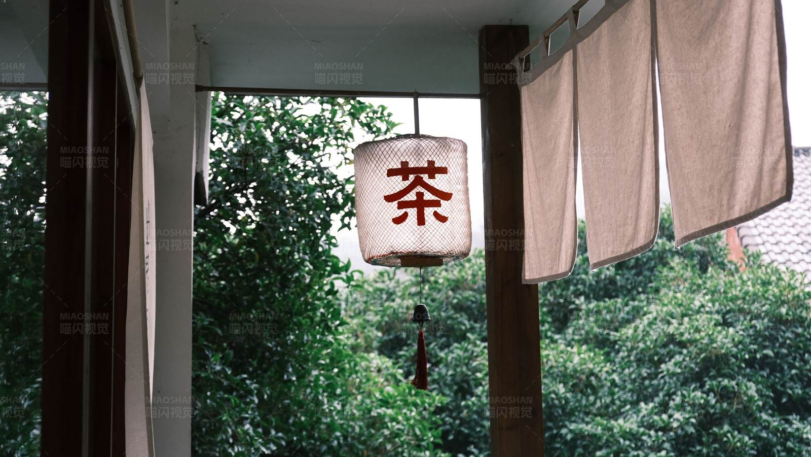 日式茶馆的灯笼图片