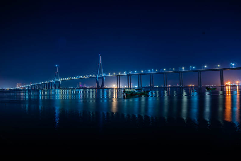 湛江海湾大桥夜景图片