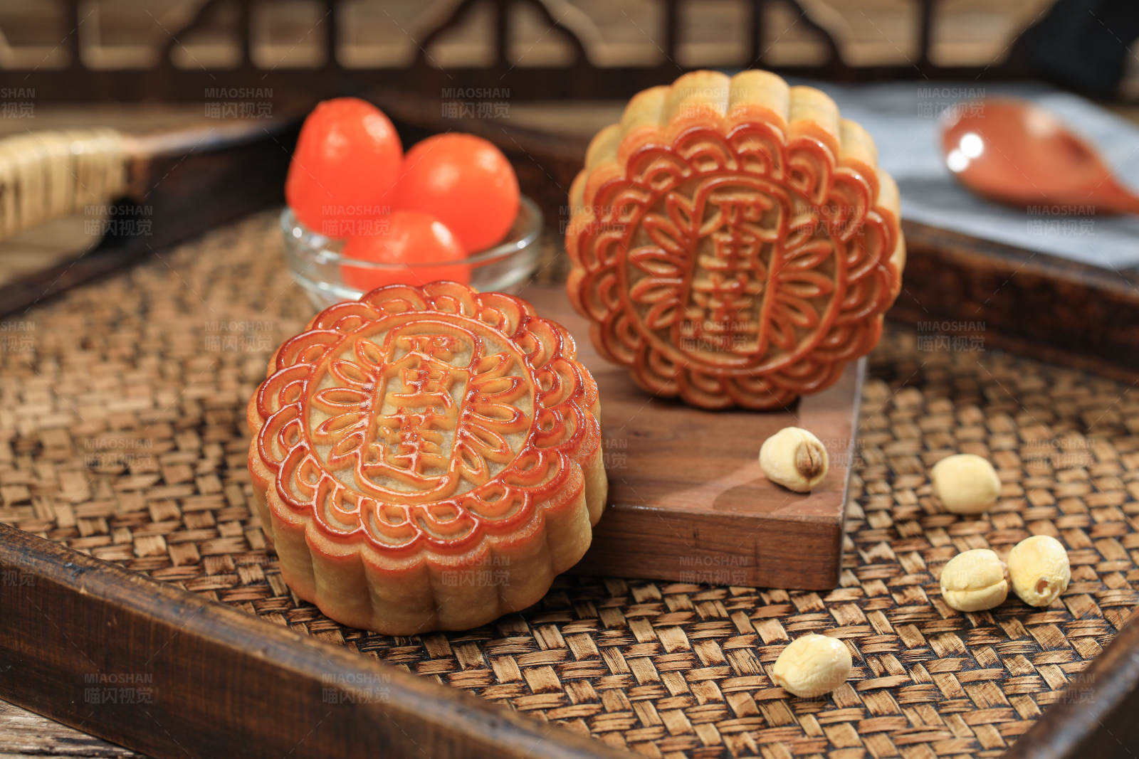 月饼与坚果图片