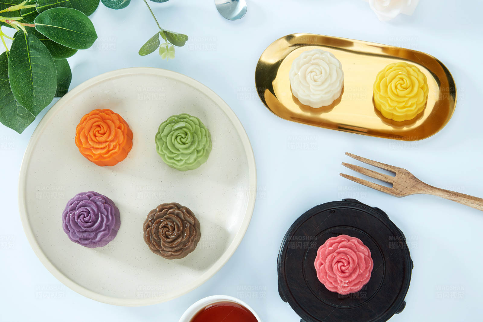 五彩玫瑰月饼展示图片