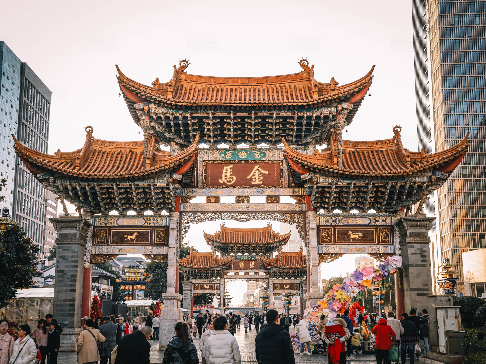 昆明金马碧鸡坊图片