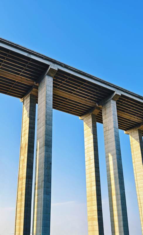 高架桥的柱子图片