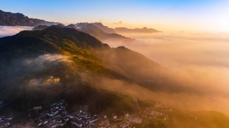 云端日出 山间晨雾图片