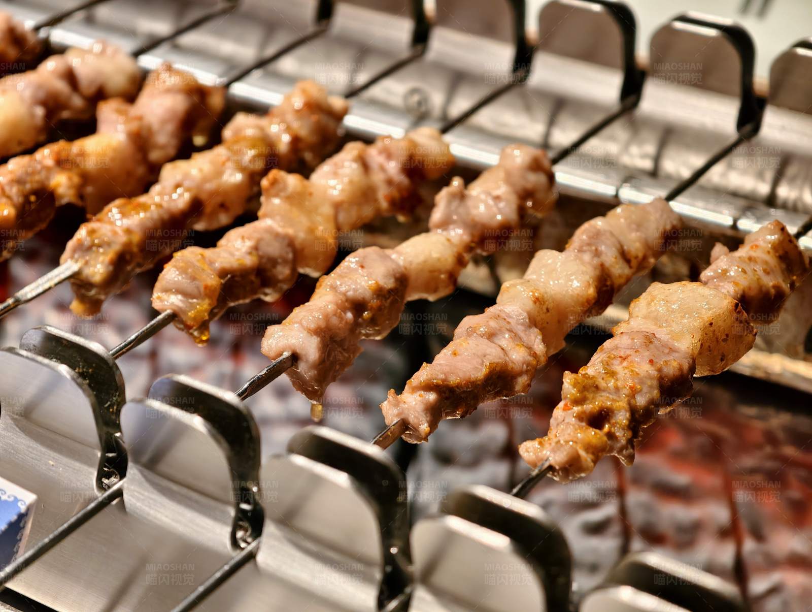 烤肉串的美味诱惑图片