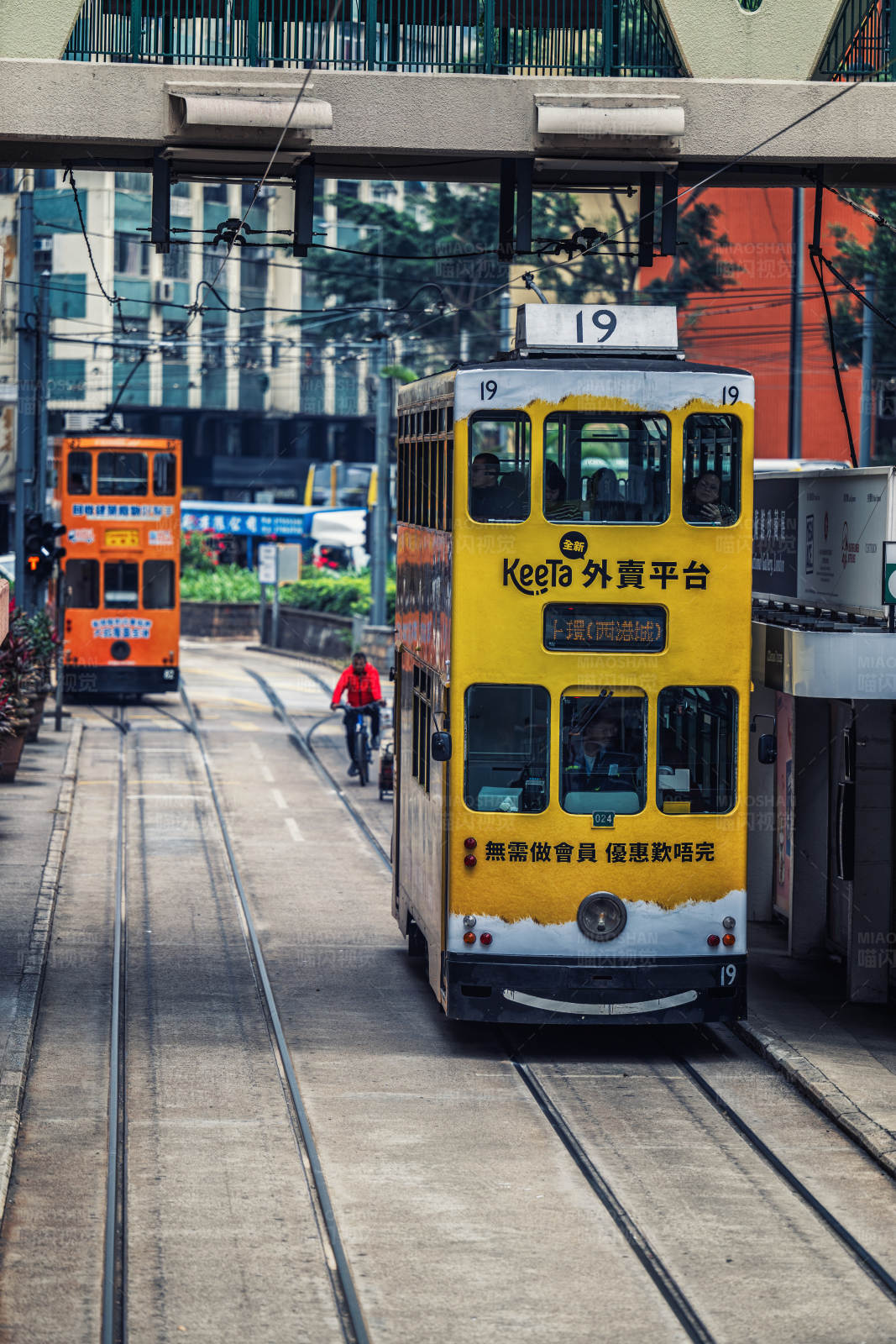 香港街头的双层电车图片