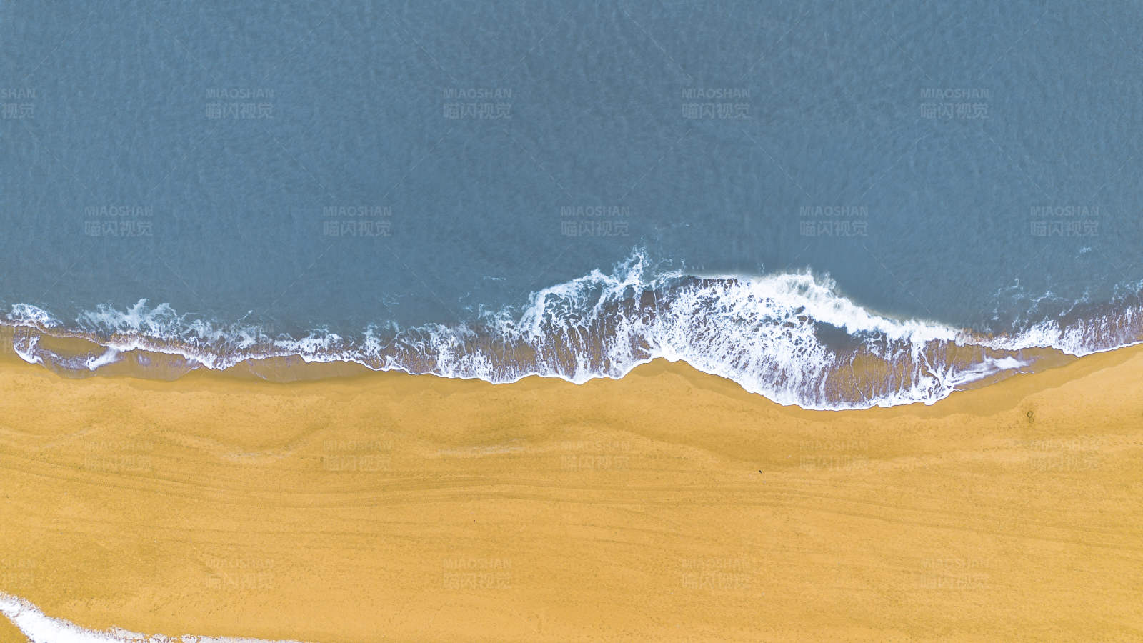 黄金海岸与蓝色海洋图片