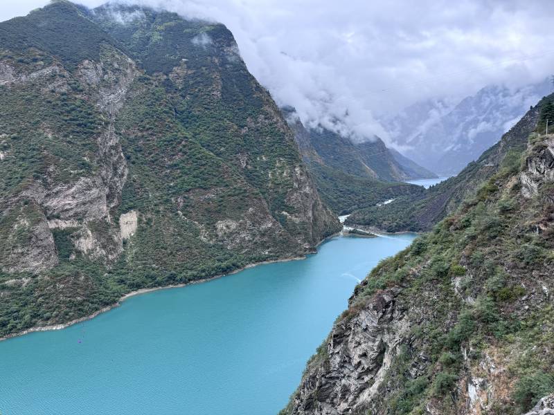 碧水青山云雾绕--四川叠溪海子图片