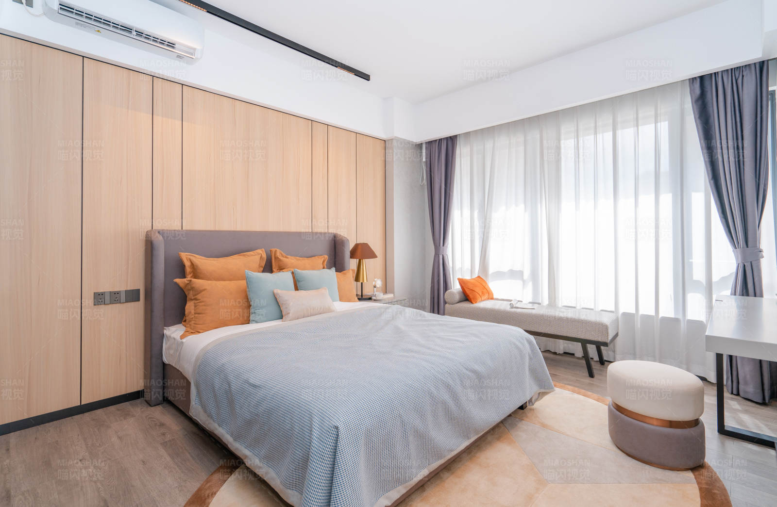 现代简约卧室设计图片