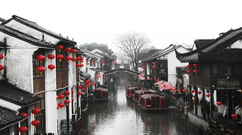 江南水乡红灯笼图片