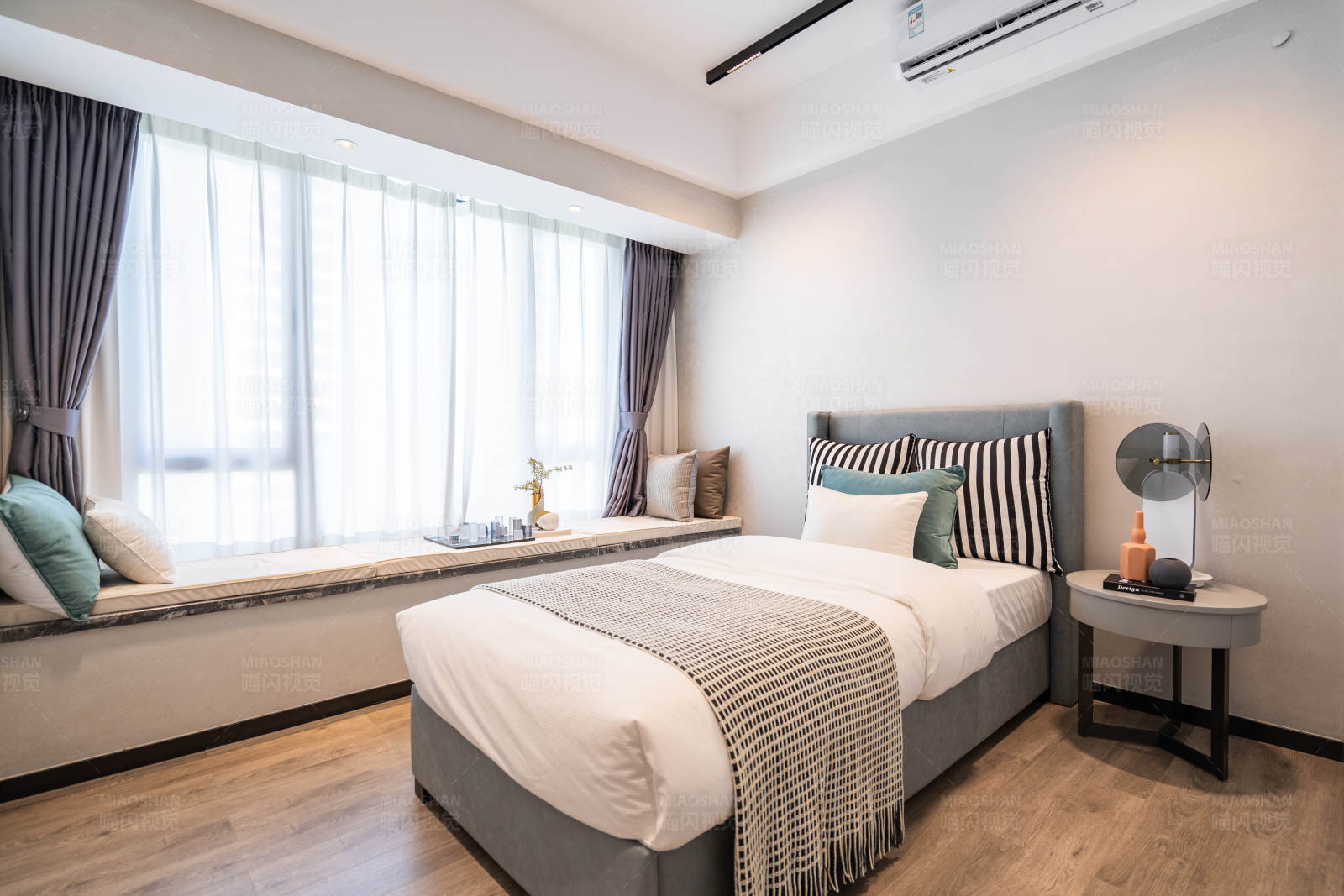 现代简约卧室设计图片