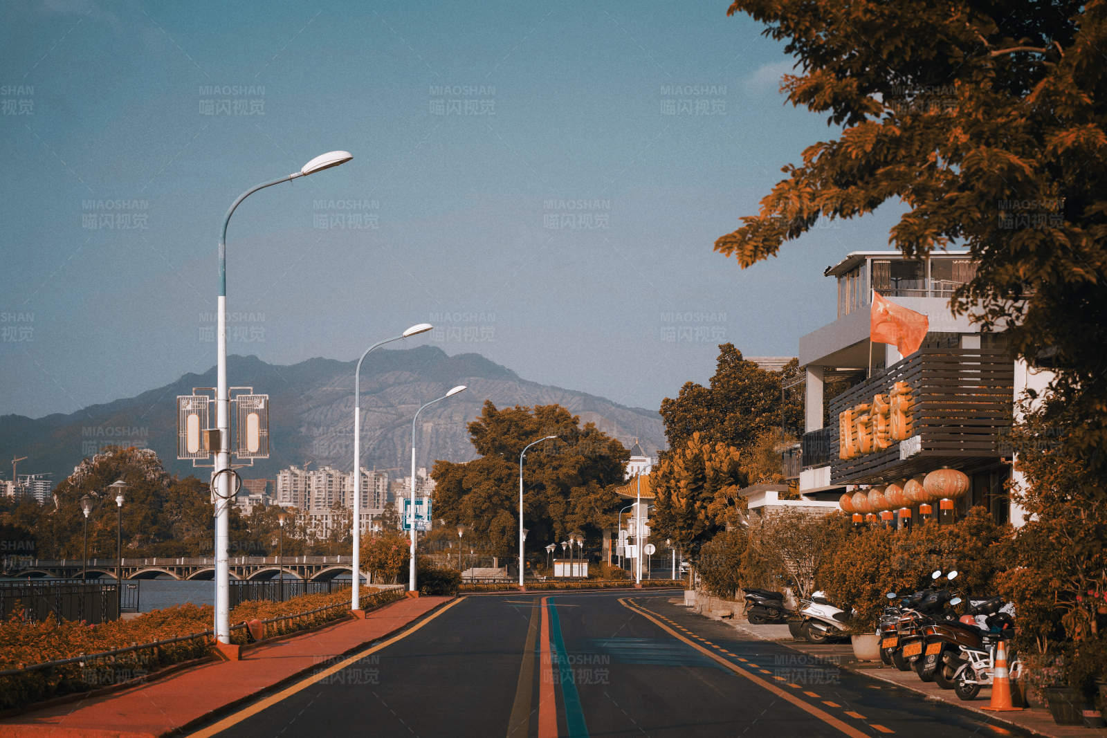 宁静山城路图片