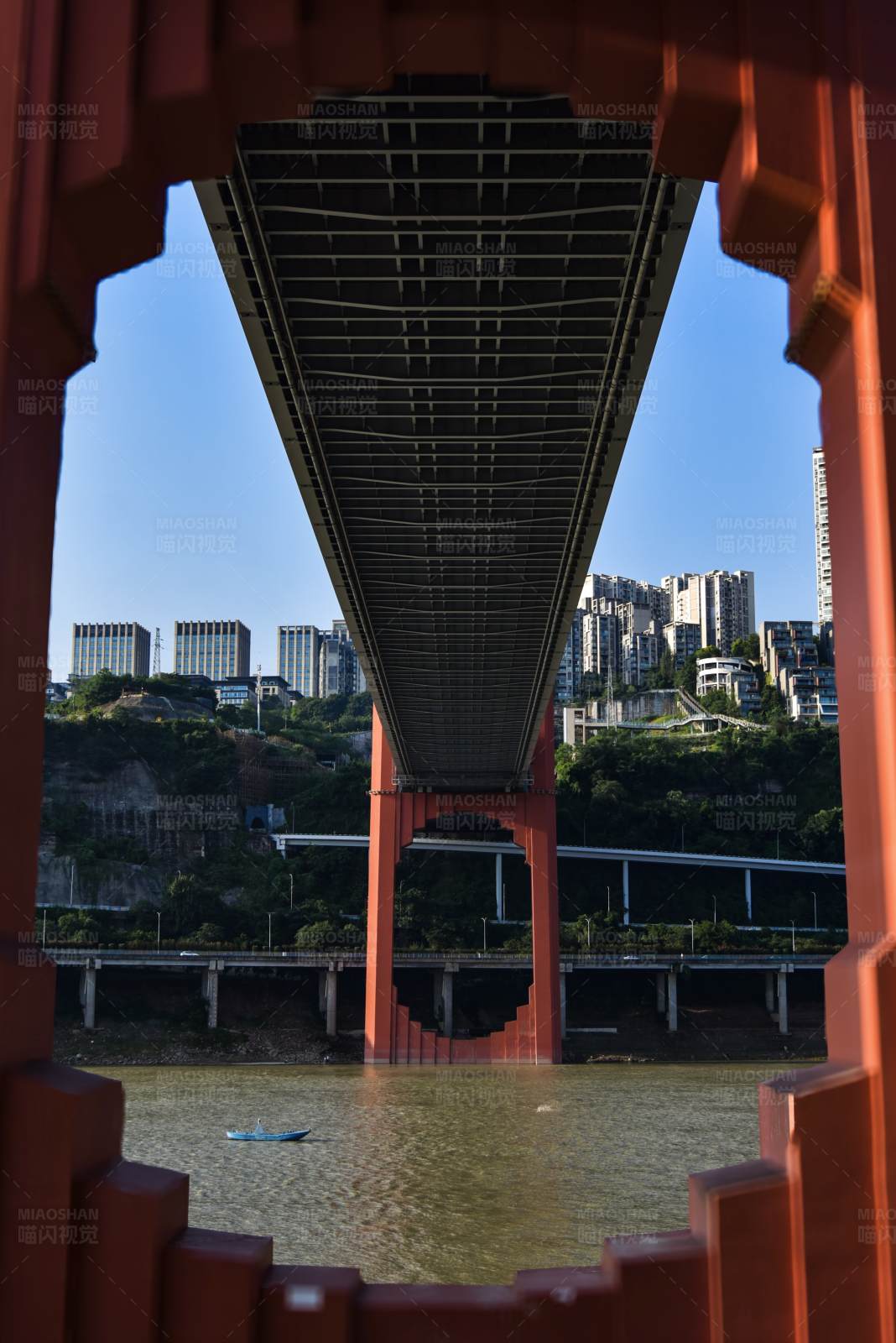 重庆红岩村大桥图片