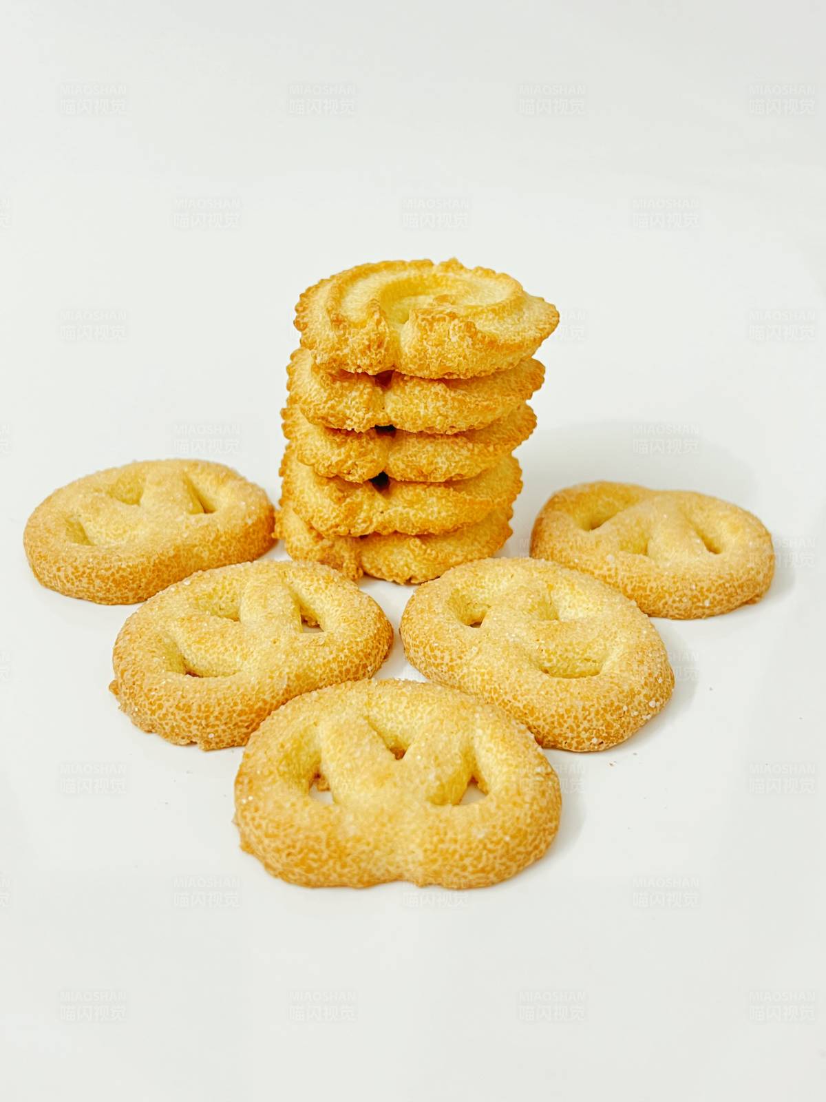 美味曲奇饼干堆叠图片