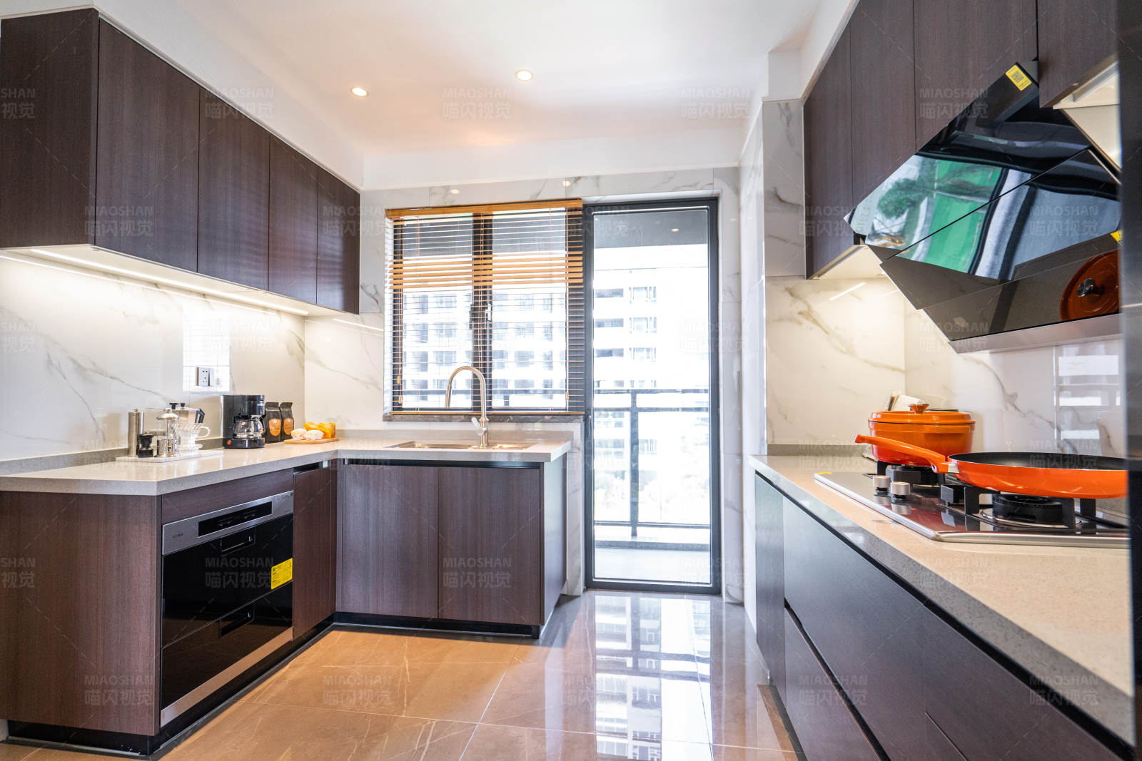 现代厨房设计图片