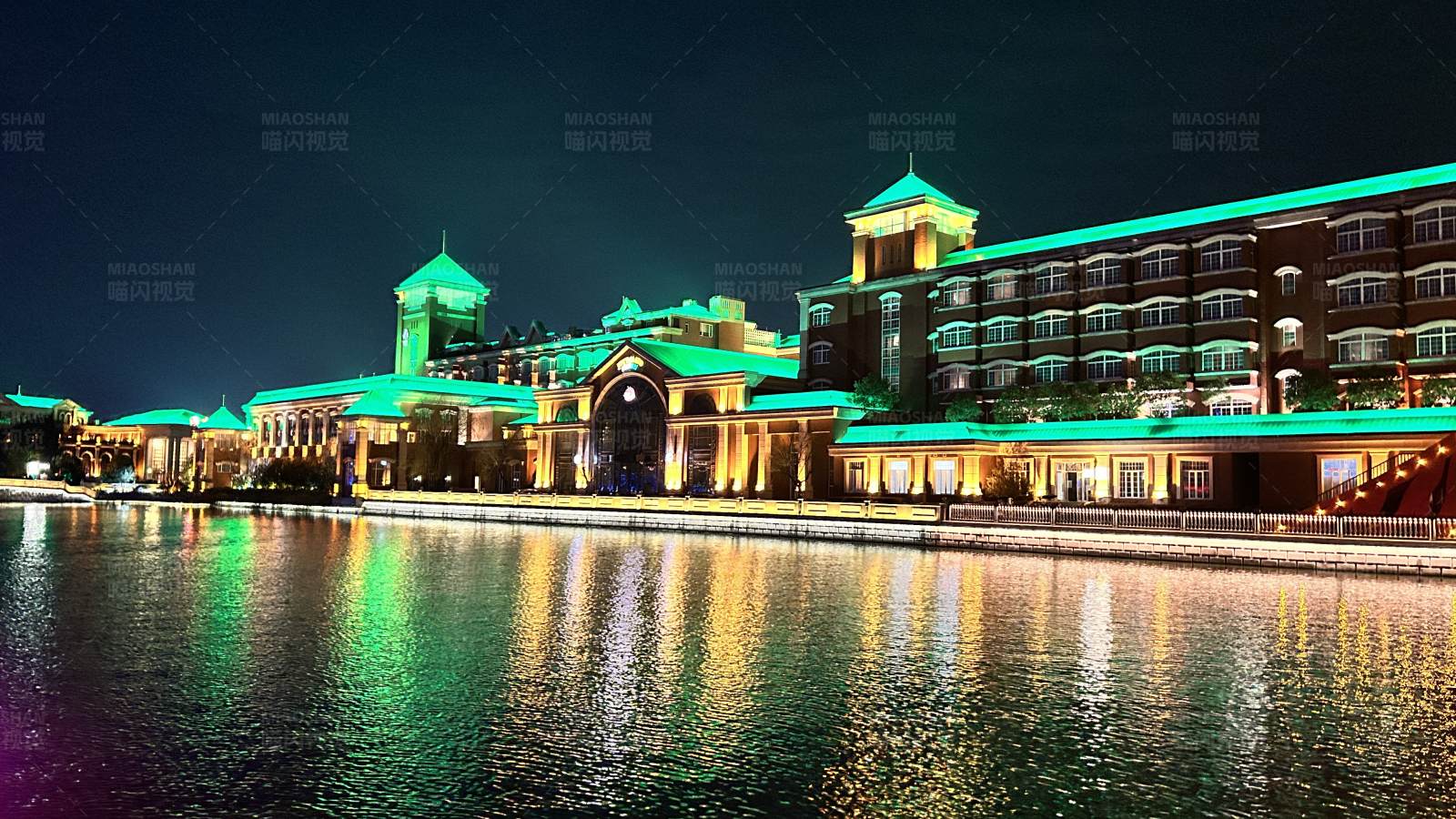 夜色水岸豪华酒店图片