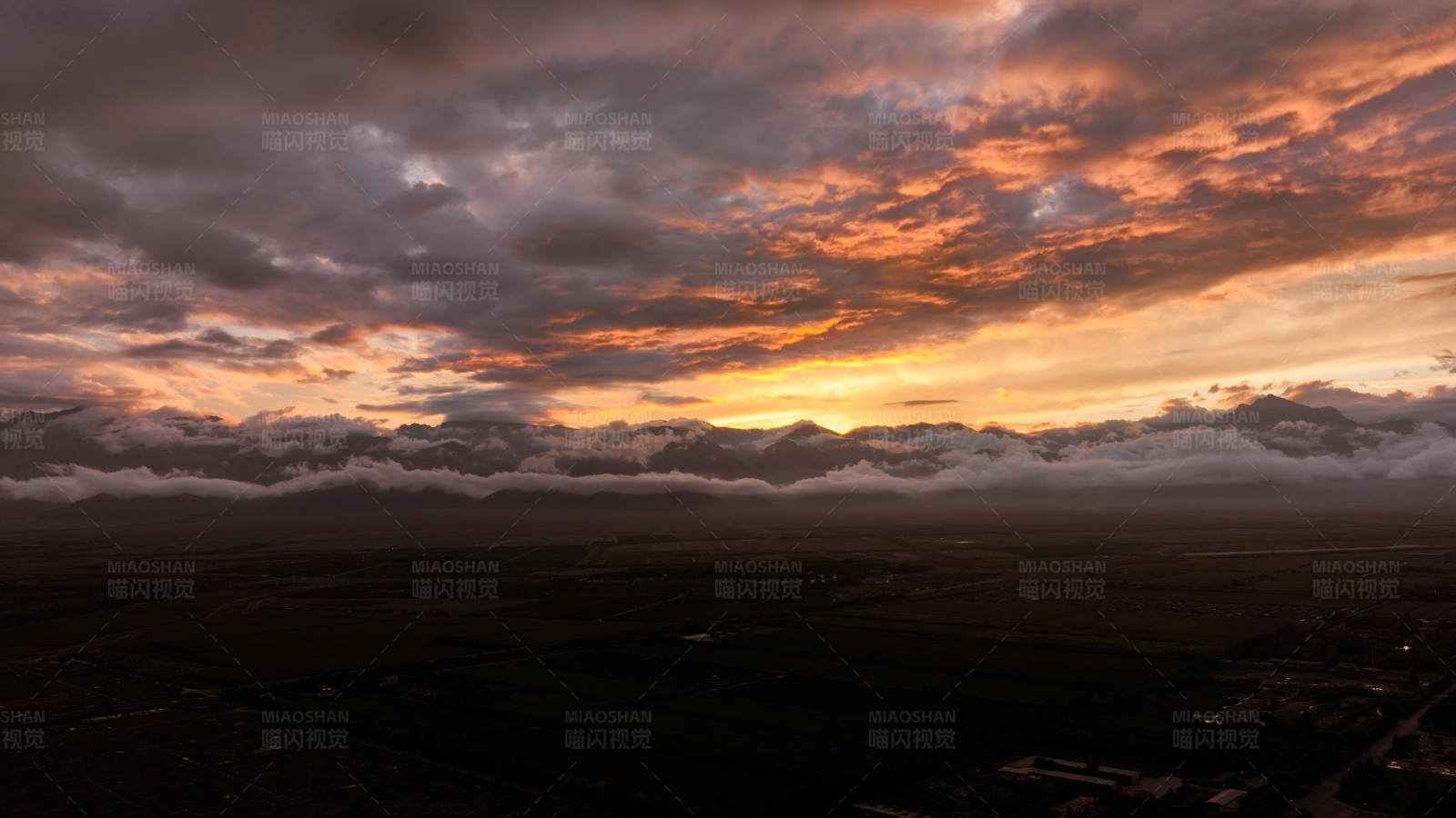 壮丽云海日落图片