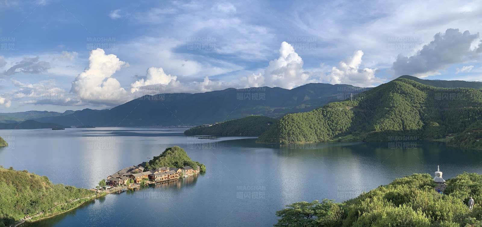 泸沽湖湖光山色图片