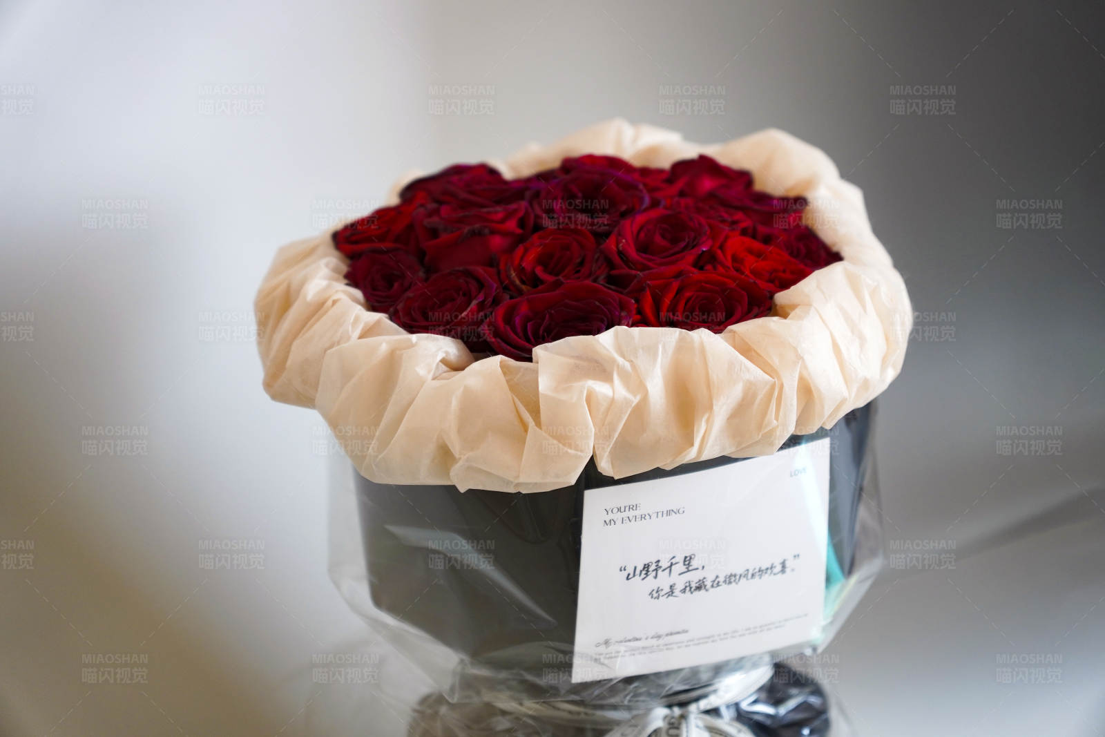 永恒的红玫瑰礼盒图片