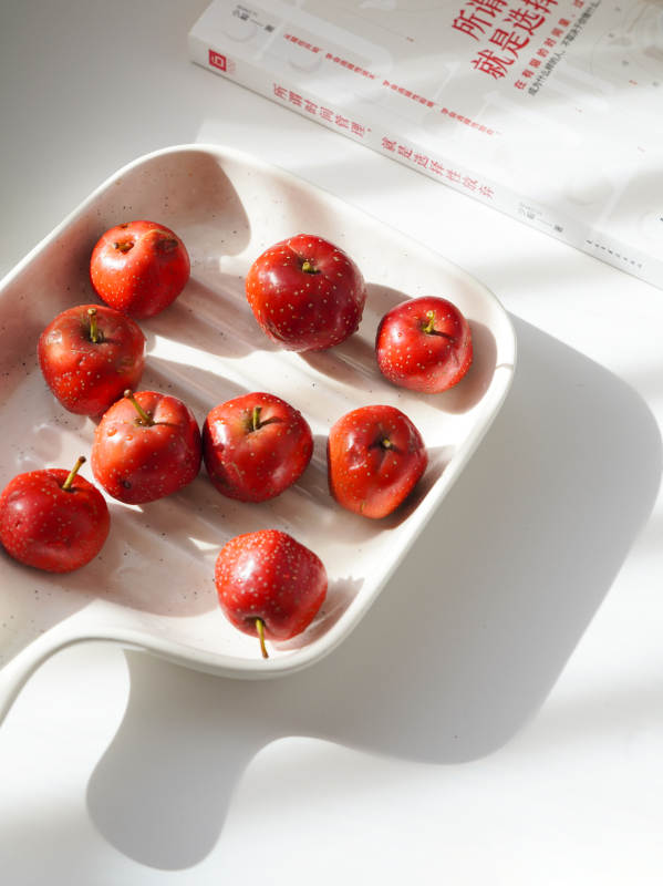 盘中的山楂图片
