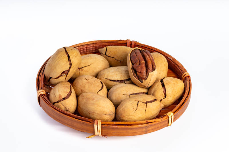 篮子里的山核桃图片